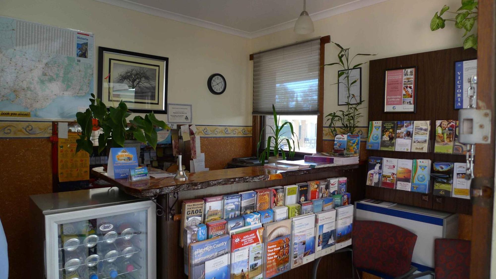 Rippleside Park Motor Inn Джилонг Екстериор снимка
